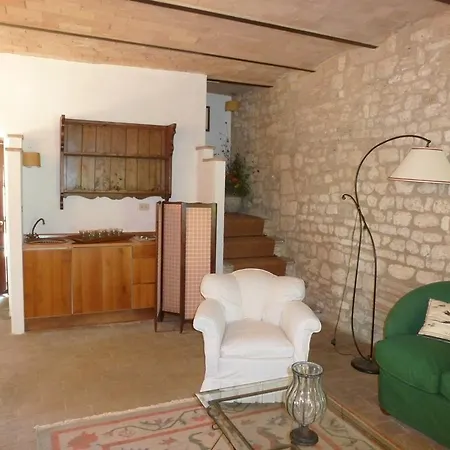 Santa Pudenziana Εξοχικό σπίτι *